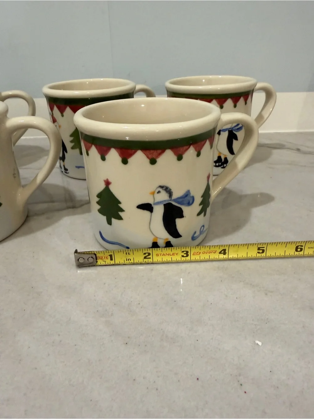 Vintage Hartsone 1982 handpainted Christmas Holiday Coffee Mugs Set of 5 (Cream)